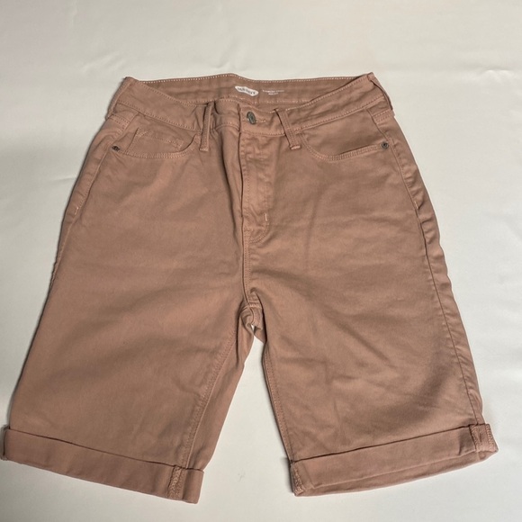 OLD NAVY HIGH RISE BERMUDA SHORTS SIZE 6 - Picture 7 of 7